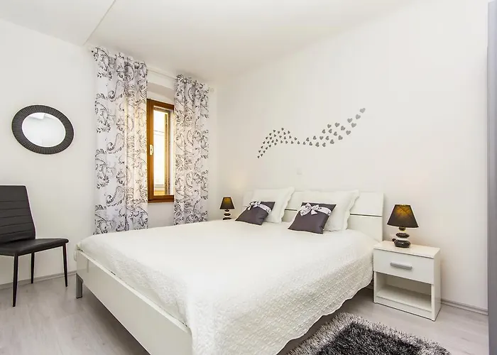 Center Lori Апартаменти *