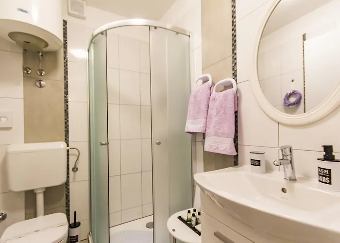 Center Lori Пула