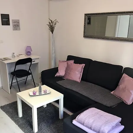 Center Lori Apartment