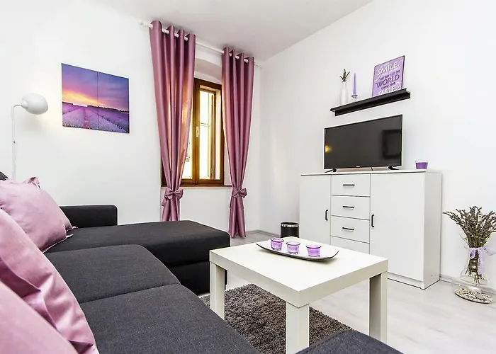 Center Lori Apartment *